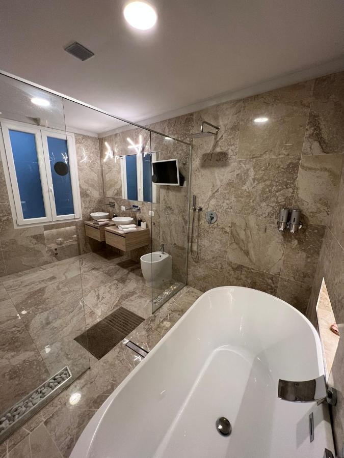 Luxury 1 Al Duomo Di Parma Διαμέρισμα Εξωτερικό φωτογραφία