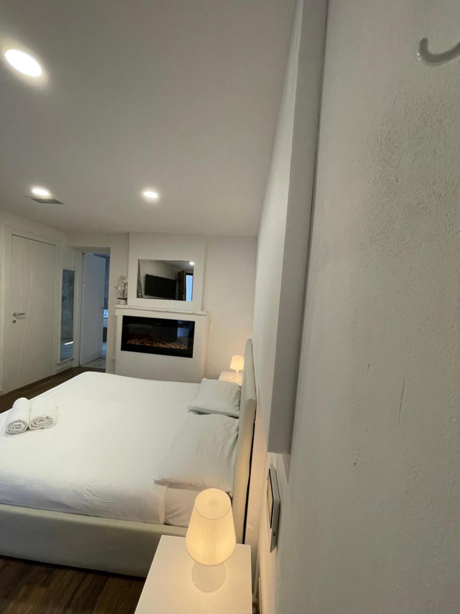 Luxury 1 Al Duomo Di Parma Διαμέρισμα Εξωτερικό φωτογραφία